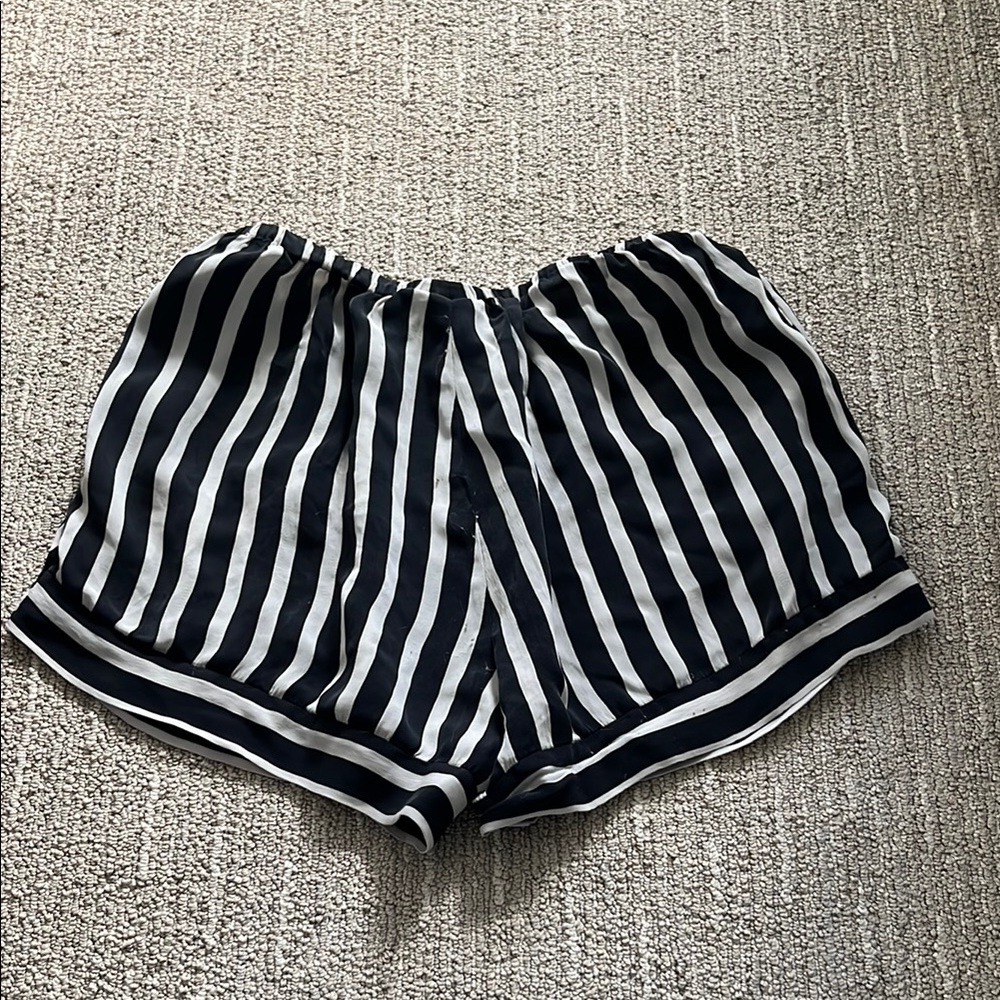 Black and White Striped Athletic Shorts with Elastic Waistband
